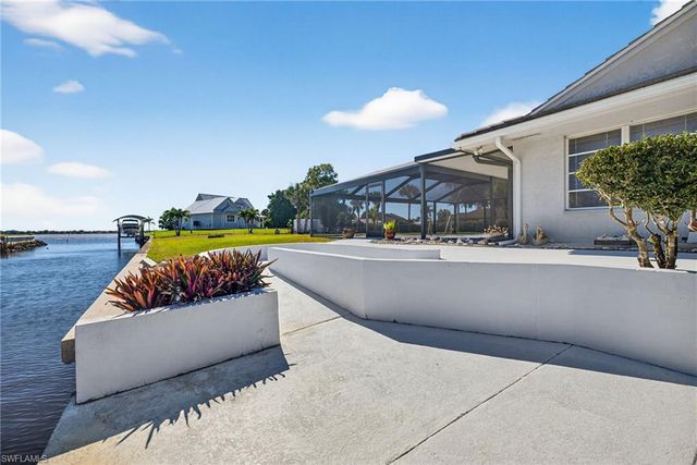 1818 Cherie LN, North Fort Myers, FL 33917