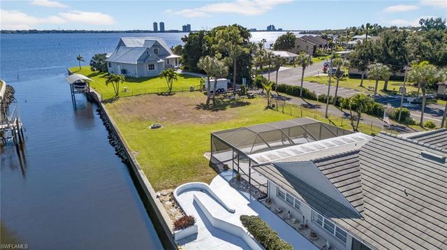 1818 Cherie LN, North Fort Myers, FL 33917