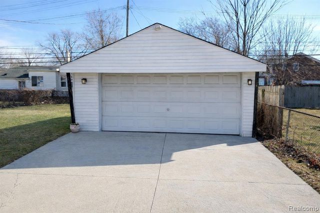 21734 Eastwood Court, Warren, MI 48089