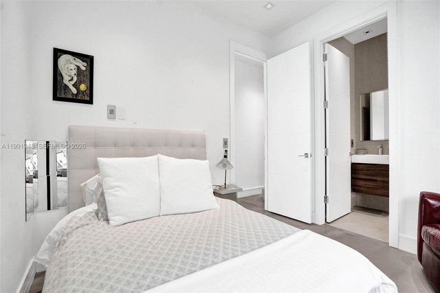 2120 NE 197th Ter, Miami, FL 33179