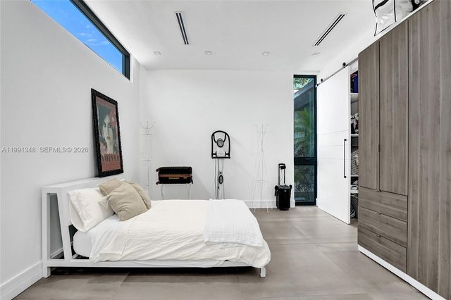 2120 NE 197th Ter, Miami, FL 33179