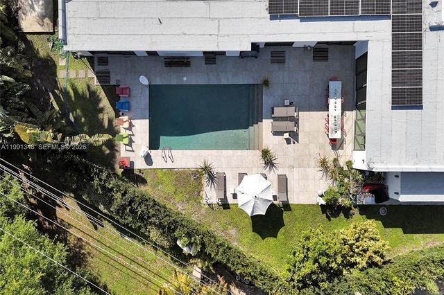 2120 NE 197th Ter, Miami, FL 33179