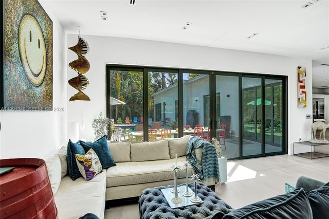 2120 NE 197th Ter, Miami, FL 33179