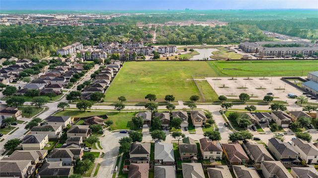 1010 Hummingbird Point Lane, Houston, TX 77090