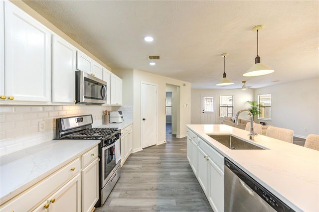 1010 Hummingbird Point Lane, Houston, TX 77090