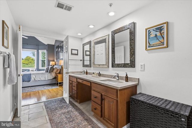 901 BERNARD ST, Alexandria, VA 22314