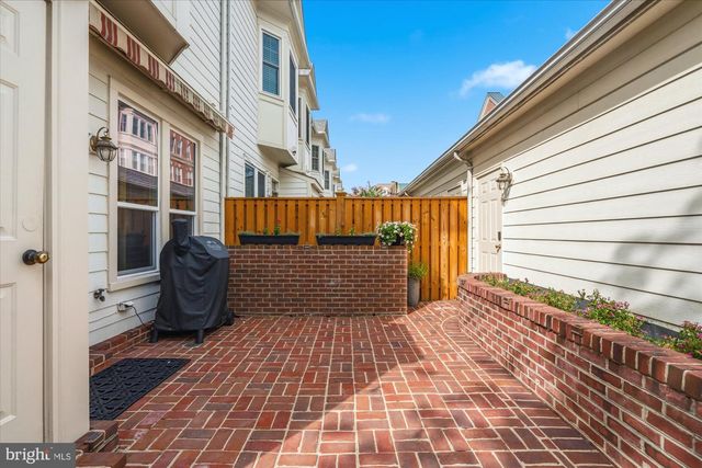 901 BERNARD ST, Alexandria, VA 22314