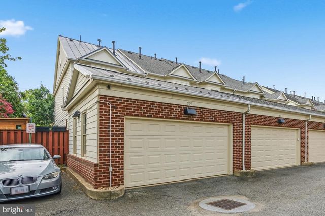 901 BERNARD ST, Alexandria, VA 22314