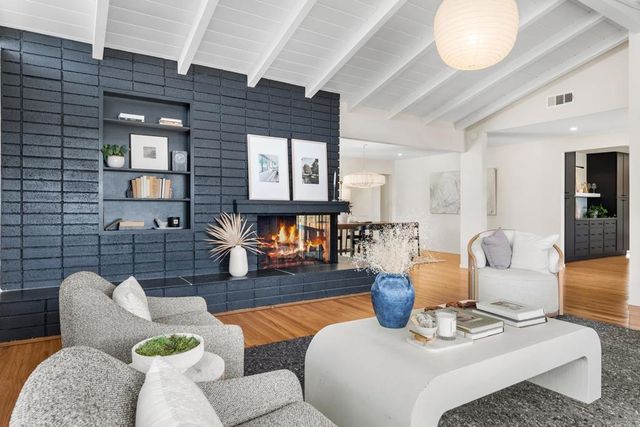 1501 Chatsworth Boulevard, San Diego, CA 92107