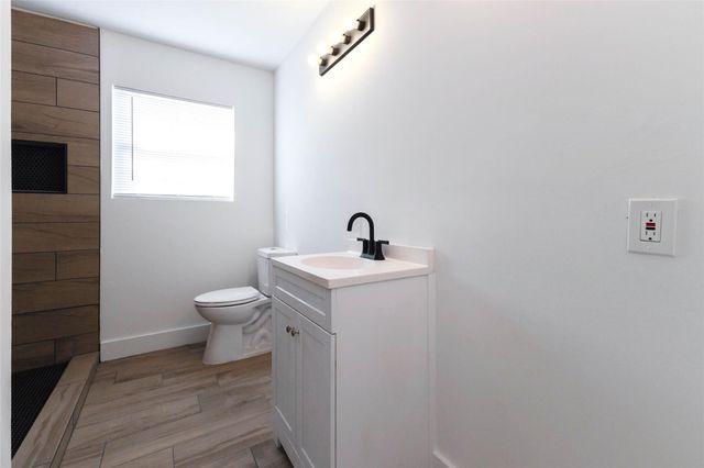 1406 Locklaine Drive, Pasadena, TX 77502