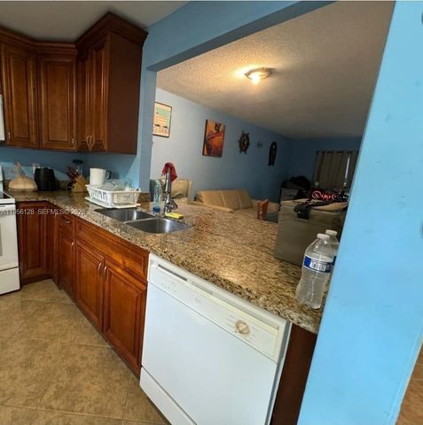 4321 NW 9th Avenue 104, Deerfield Beach, FL 33064