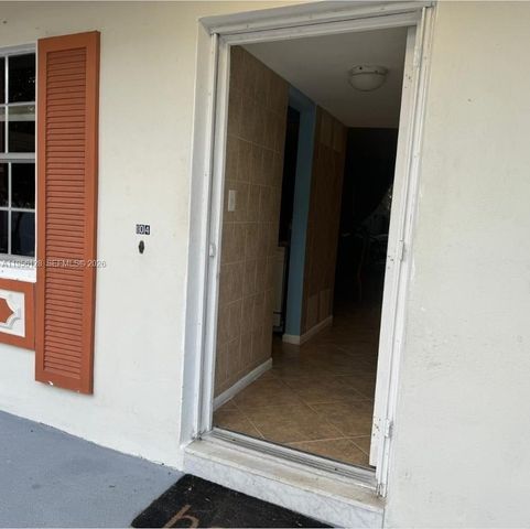 4321 NW 9th Avenue 104, Deerfield Beach, FL 33064