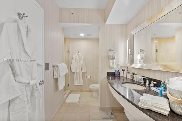 18001 Collins Avenue 2512, Sunny Isles Beach, FL 33160