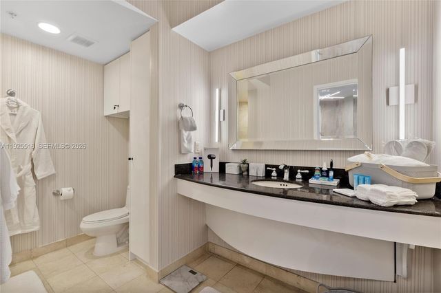 18001 Collins Avenue 2512, Sunny Isles Beach, FL 33160
