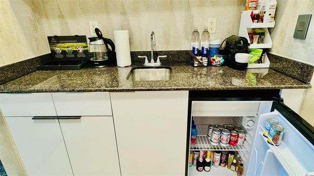 18001 Collins Avenue 2512, Sunny Isles Beach, FL 33160