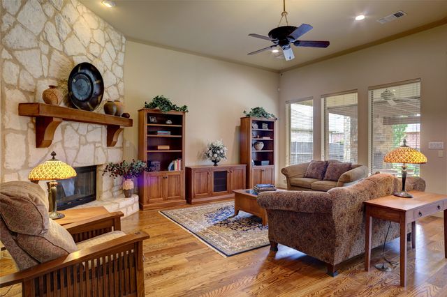 2617 Queen Elaine Drive, Lewisville, TX 75056