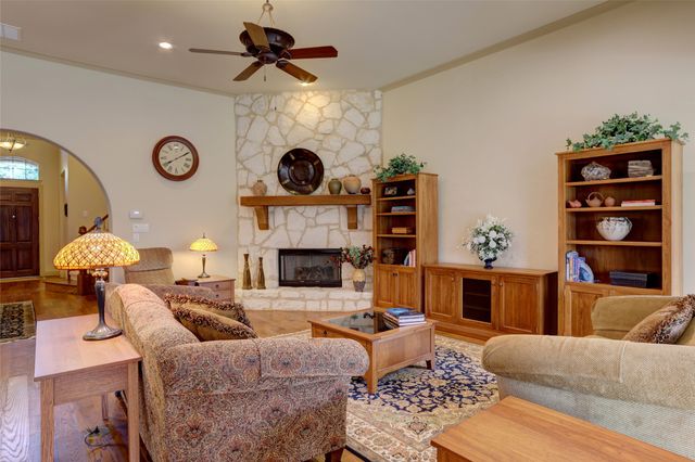 2617 Queen Elaine Drive, Lewisville, TX 75056