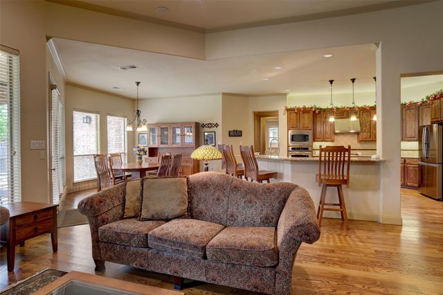 2617 Queen Elaine Drive, Lewisville, TX 75056