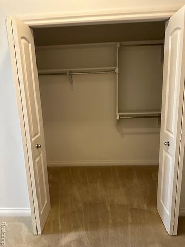 188 Sea Breeze Drive 13, Detroit, MI 48214