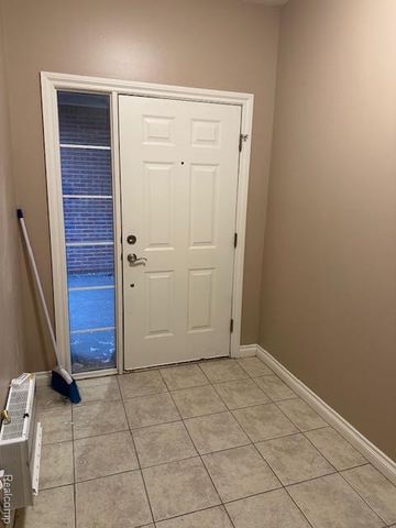 188 Sea Breeze Drive 13, Detroit, MI 48214