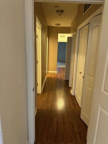 188 Sea Breeze Drive 13, Detroit, MI 48214