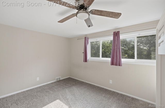 21201 E 12 Mile Road, St. Clair Shores, MI 48081
