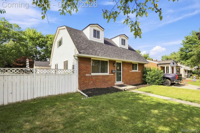 21201 E 12 Mile Road, St. Clair Shores, MI 48081