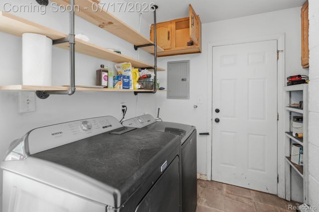 21201 E 12 Mile Road, St. Clair Shores, MI 48081