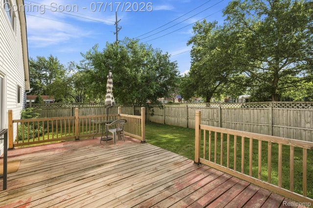 21201 E 12 Mile Road, St. Clair Shores, MI 48081