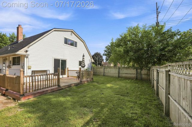 21201 E 12 Mile Road, St. Clair Shores, MI 48081