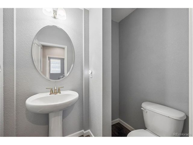 6918 S Elk Ct, Aurora, CO 80016