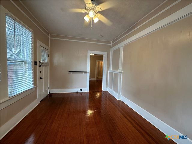 420 W San Antonio Street, San Marcos, TX 78666