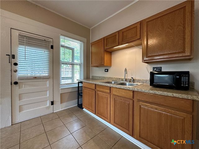 420 W San Antonio Street, San Marcos, TX 78666
