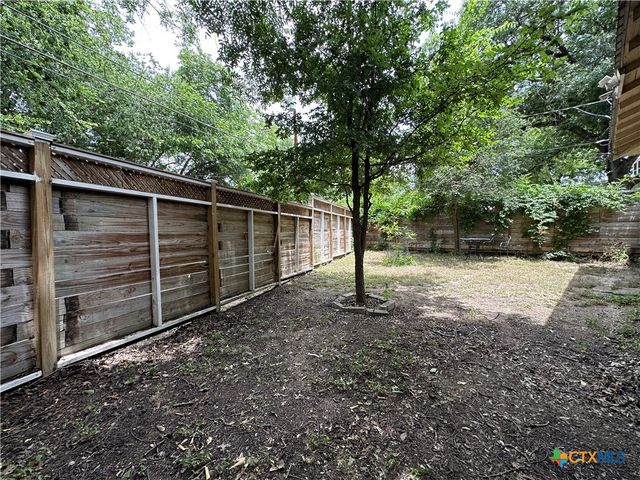 420 W San Antonio Street, San Marcos, TX 78666