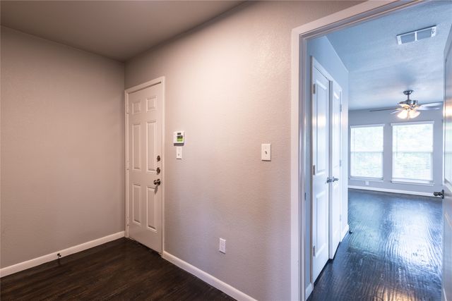 3009 Hemphill Street 201, Fort Worth, TX 76110