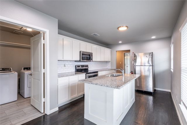 3009 Hemphill Street 201, Fort Worth, TX 76110