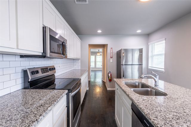 3009 Hemphill Street 201, Fort Worth, TX 76110