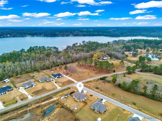 28 Trotter's View Road, Deatsville, AL 36022