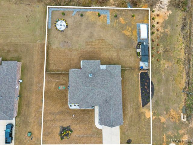 28 Trotter's View Road, Deatsville, AL 36022