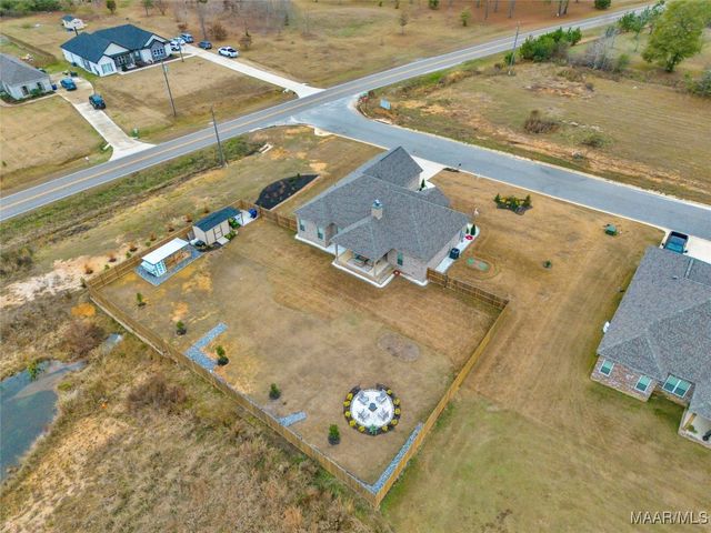28 Trotter's View Road, Deatsville, AL 36022
