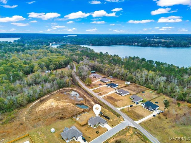 28 Trotter's View Road, Deatsville, AL 36022
