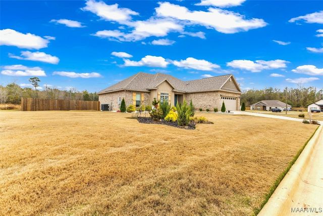 28 Trotter's View Road, Deatsville, AL 36022