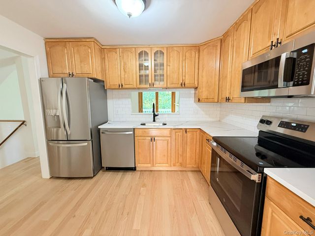 317 Cornwall Meadows Lane, Patterson, NY 12563