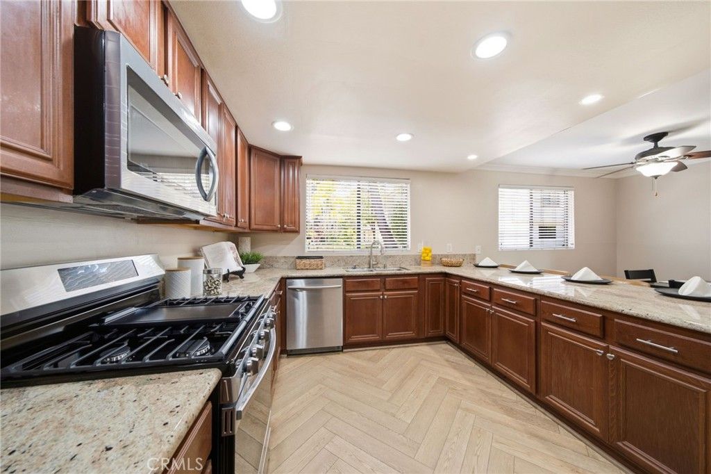 Image 10 of property listing at 3623 W Hidden Lane D, Rolling Hills Estates, CA 90274