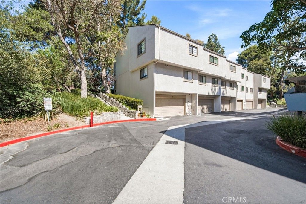Image 26 of property listing at 3623 W Hidden Lane D, Rolling Hills Estates, CA 90274