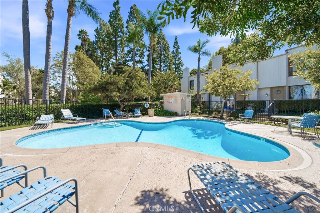 Image 30 of property listing at 3623 W Hidden Lane D, Rolling Hills Estates, CA 90274