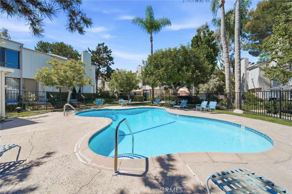 Image 31 of property listing at 3623 W Hidden Lane D, Rolling Hills Estates, CA 90274