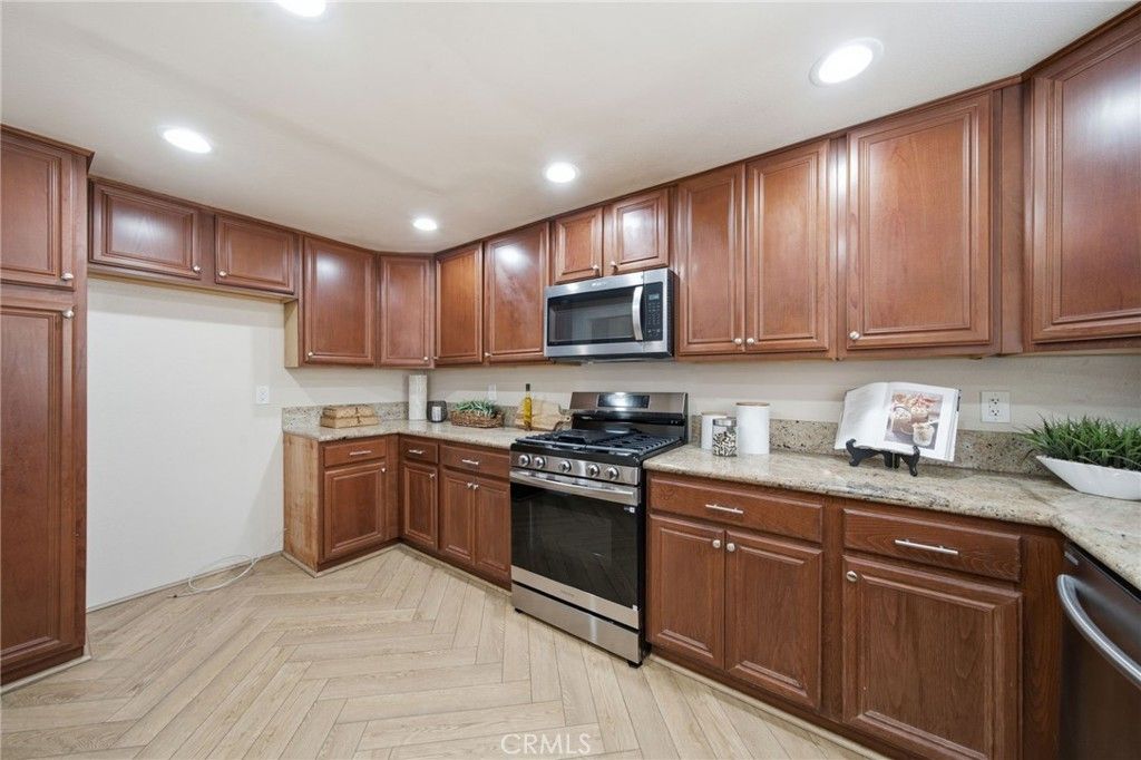 Image 9 of property listing at 3623 W Hidden Lane D, Rolling Hills Estates, CA 90274