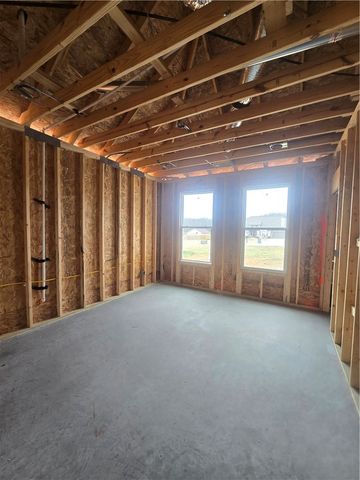 14836 Tikaani Drive, Siloam Springs, AR 72761