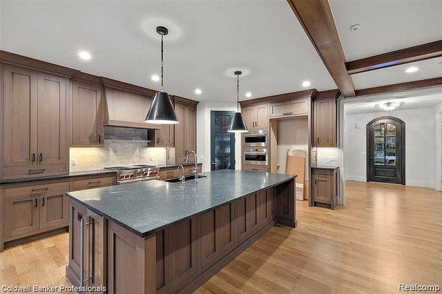 834 Church Street, Plymouth, MI 48170